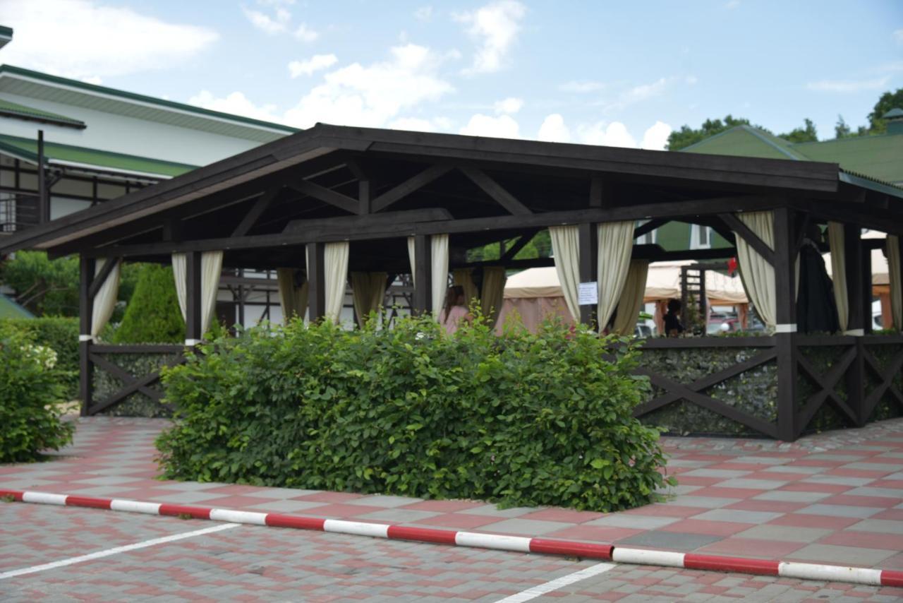 Hotel Lubenska Sloboda Olshanka Экстерьер фото
